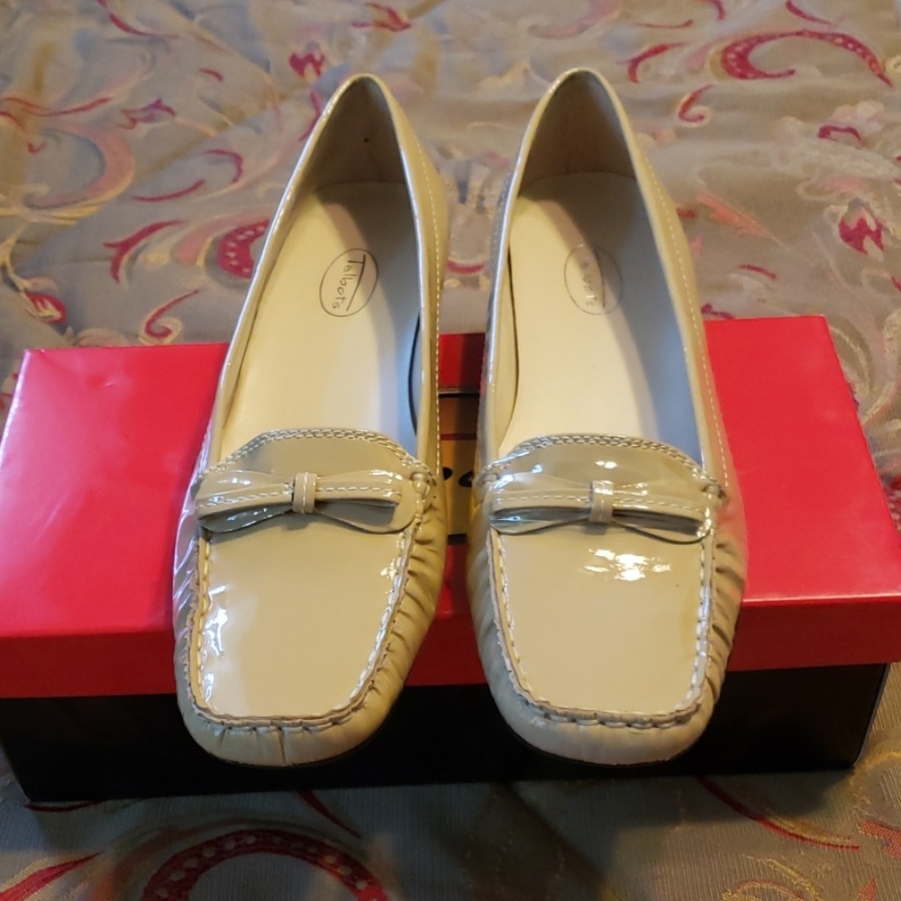 Talbots Posy 4 Patent Bamboo Shoes